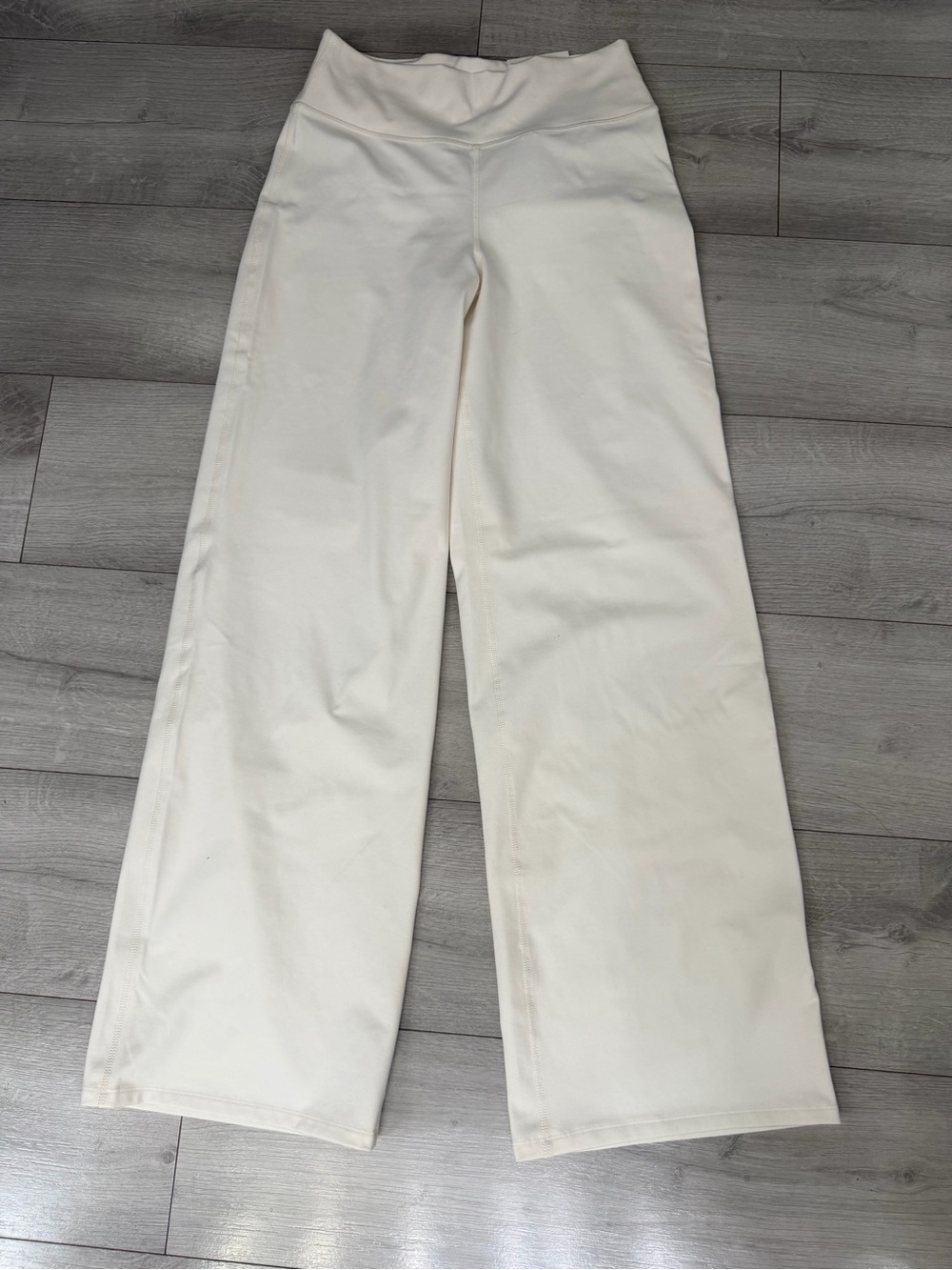 H&M SoftMove High-Waist Wide-Leg Women Sports Pants Cream Active Stretch Size M